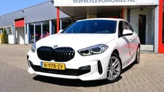 Wit Gebruikt 2022 BMW 118 M Sport Hatchback | € 23.450 (Goede deal)
