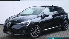 Zwart Gebruikt 2023 Renault Clio V Techno Hatchback | € 19.695 (Eerlijke prijs)