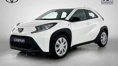 Wit Gebruikt 2023 Toyota Aygo Play Hatchback | € 16.450 (Eerlijke prijs)
