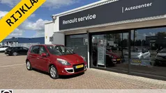 Rood metallic Gebruikt 2011 Renault Scénic III Dynamique MPV | € 3.950