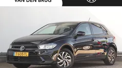 Zwart Gebruikt 2023 VW Polo Life Hatchback | € 21.890 (Eerlijke prijs)