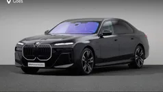 Zwart Gebruikt 2024 BMW 750e M Sport Sedan | € 119.880 (Eerlijke prijs)