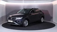 Zwart Gebruikt 2024 VW T-Roc Edition SUV | € 27.949 (Eerlijke prijs)