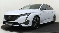 Wit, metallic lak Gebruikt 2024 Peugeot e-308 SW GT Stationwagen | € 33.925 (Eerlijke prijs)