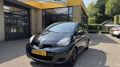 Zwart Gebruikt 2011 Toyota Aygo Hatchback | € 3.995 (Eerlijke prijs)