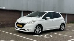 Gebruikt 2015 Peugeot 208 Style Hatchback | € 7.249 (Super prijs)
