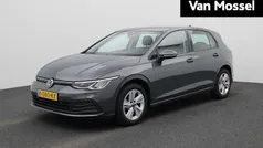 Grijs Gebruikt 2021 VW Golf VIII Life Hatchback | € 18.900 (Eerlijke prijs)