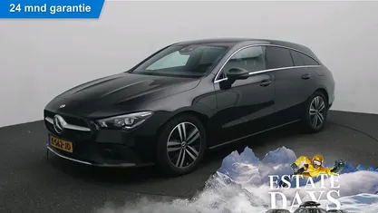 Donker 191 kosmoszwart metallic Occasion 2020 Mercedes CLA180 Shooting Brake Business Stationwagen | € 25.945 (Eerlijke prijs)