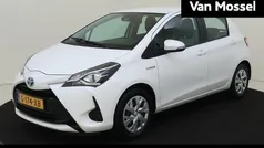 Wit Gebruikt 2020 Toyota Yaris Active Hatchback | € 15.740 (Eerlijke prijs)