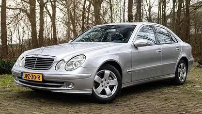 Grijs (metallic) Occasion 2005 Mercedes E280 Avantgarde Sedan | € 9.999 (Eerlijke prijs)