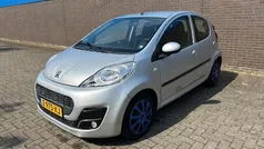 Grijs Gebruikt 2014 Peugeot 107 Envy Hatchback | € 3.998 (Goede deal)