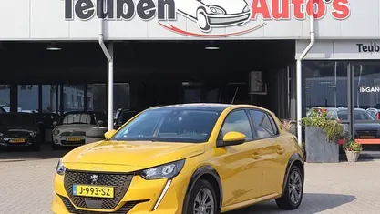 Geel Gebruikt 2020 Peugeot e-208 Allure Hatchback | € 13.985 (Eerlijke prijs)