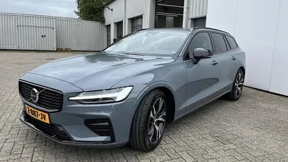 Occasion 2024 Volvo V60 Plus Stationwagen | € 43.850 (Eerlijke prijs)