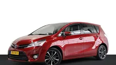 Rood Gebruikt 2017 Toyota Verso Edition MPV | € 13.950 (Goede deal)