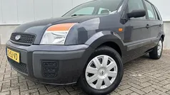 Gebruikt 2006 Ford Fusion MPV | € 1.250 (Eerlijke prijs)