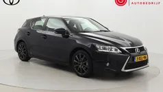 Zwart (metallic) Gebruikt 2014 Lexus CT200h Business Edition Hatchback | € 13.999 (Eerlijke prijs)