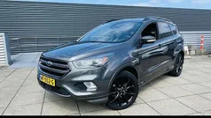 Gebruikt 2017 Ford Kuga ST-Line SUV | € 17.795 (Eerlijke prijs)