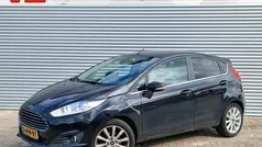 Zwart, metallic lak Gebruikt 2017 Ford Fiesta Titanium Hatchback | € 8.248 (Goede deal)