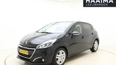 Zwart Gebruikt 2019 Peugeot 208 Signature Sky Hatchback | € 9.950 (Eerlijke prijs)