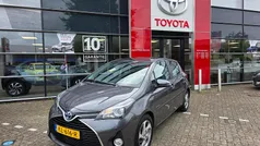 Grijs Gebruikt 2016 Toyota Yaris Hybrid Hatchback | € 13.950 (Goede deal)