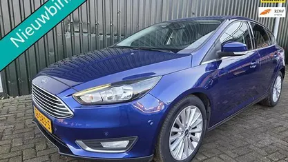 Blauw (metallic) Gebruikt 2015 Ford Focus Titanium Hatchback | € 9.990 (Goede deal)