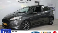 Grijs Gebruikt 2017 Ford Fiesta ST-Line Hatchback | € 10.900 (Eerlijke prijs)