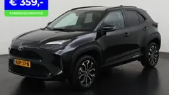 Zwart, metallic lak Gebruikt 2024 Toyota Yaris Cross SUV | € 28.895 (Eerlijke prijs)