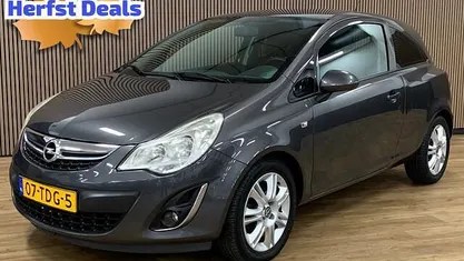 Grijs Gebruikt 2012 Opel Corsa Edition Hatchback | € 3.945 (Eerlijke prijs)