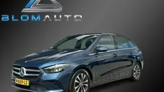 Blauw, metallic lak Gebruikt 2020 Mercedes B180 MPV | € 20.880 (Eerlijke prijs)