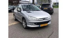 Grijs Gebruikt 2007 Peugeot 206 Forever Hatchback | € 995 (Eerlijke prijs)