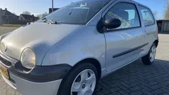 Grijs Gebruikt 2005 Renault Twingo Expression Hatchback | € 949 (Eerlijke prijs)