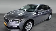 Grijs Gebruikt 2023 Skoda Scala Business Line Hatchback | € 17.795 (Eerlijke prijs)