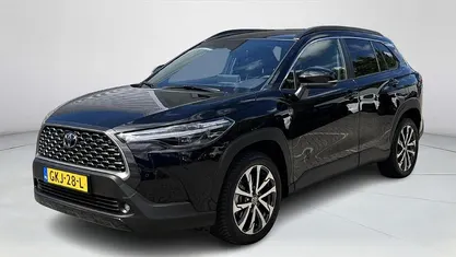 Zwart Occasion 2024 Toyota Corolla Cross Style SUV | € 33.350 (Eerlijke prijs)