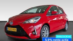 Rood Gebruikt 2020 Toyota Yaris Hybrid Hatchback | € 18.490 (Eerlijke prijs)