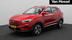 Rood Gebruikt 2023 MG ZS Luxury Sedan | € 22.995 (Eerlijke prijs)
