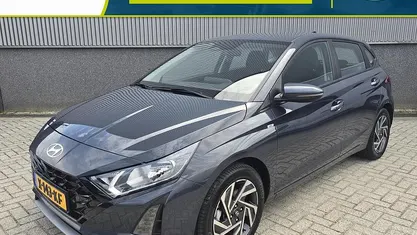 Grijs Gebruikt 2024 Hyundai i20 Comfort Hatchback | € 21.335 (Eerlijke prijs)