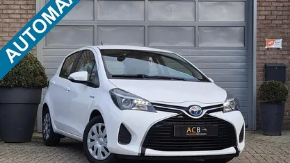 Gebruikt 2015 Toyota Yaris Hybrid Hatchback | € 12.700 (Eerlijke prijs)