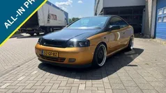 Geel Gebruikt 2000 Opel Astra Coupé | € 3.499