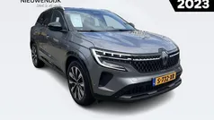 Grijs Gebruikt 2023 Renault Austral Techno SUV | € 29.895 (Eerlijke prijs)