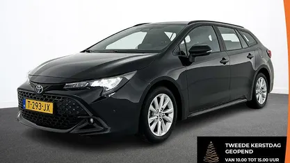 Zwart Gebruikt 2023 Toyota Corolla Active Stationwagen | € 25.790 (Eerlijke prijs)