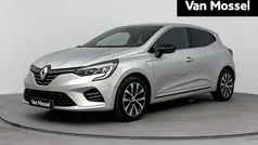 Grijs Gebruikt 2023 Renault Clio V Techno Hatchback | € 18.435 (Eerlijke prijs)