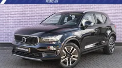 Zwart Gebruikt 2022 Volvo XC40 Momentum SUV | € 35.694 (Eerlijke prijs)