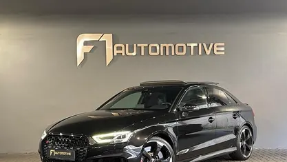 Zwart Gebruikt 2019 Audi RS3 Business Sedan | € 49.900 (Eerlijke prijs)