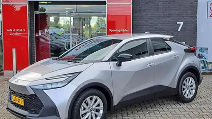 Occasion Toyota C-HR Active 140 PK (102 kW) 2024 Grijs SUV
