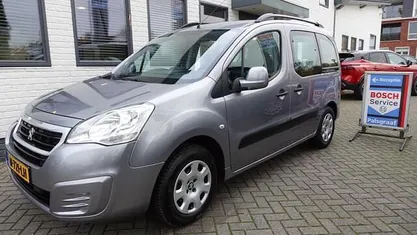 Grijs Occasion 2017 Peugeot Partner Tepee Active MPV | € 10.950 (Eerlijke prijs)