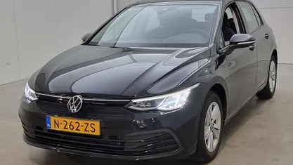 Occasion VW Golf VIII Life 110 PK (80 kW) 2022 Zwart Hatchback