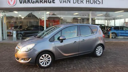 Grijs (metallic) Gebruikt 2015 Opel Meriva Business MPV | € 7.880 (Eerlijke prijs)