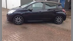 Blauw Gebruikt 2014 Peugeot 208 Access Hatchback | € 3.999 (Goede deal)