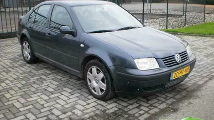 Occasion VW Bora Comfortline 105 PK (77 kW) 2001 Blauw Sedan