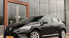 Hatchback Gebruikt 2020 Renault Clio V Intens Hatchback | € 17.750 (Eerlijke prijs)